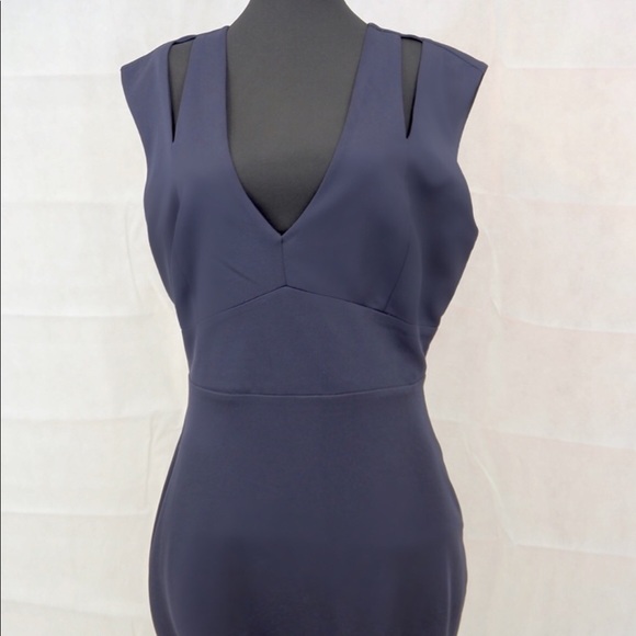💕REDUCED  PRICE💕Navy Blue Crepe midi dress - Picture 2 of 5